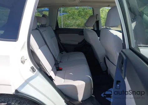 2015 Subaru Forester 2.5I Premium z USA, uszkodzony, nr VIN JF2SJAFC8FH589632